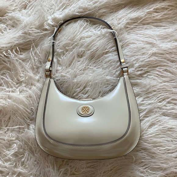 💎NWT💎 Tory Burch Robinson Spazzolato Crescent Shoulder Bag, Shea Butter - Picture 11 of 15